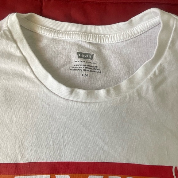Levi’s Pride T-Shirt - Picture 4 of 4